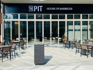 THE PIT | HOUSE OF BARBECUE