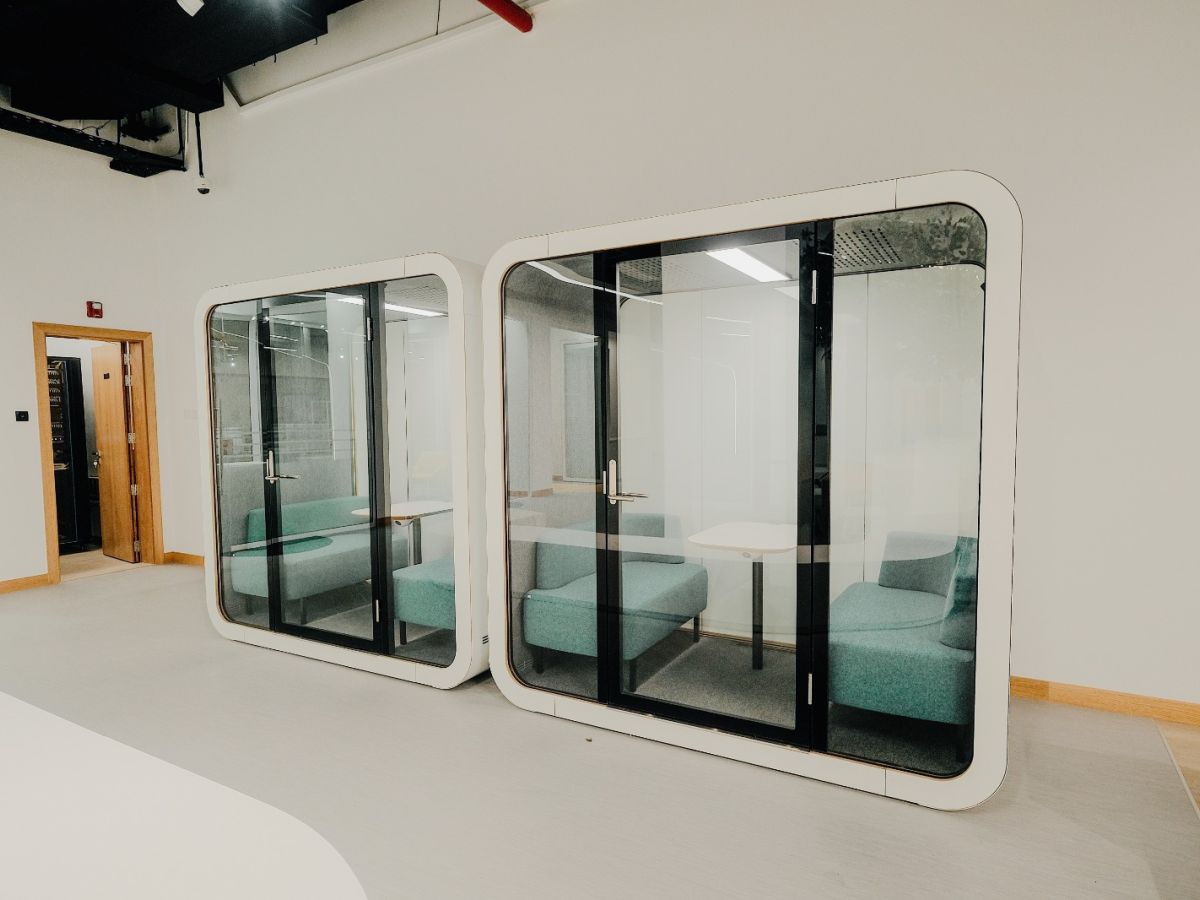 Office pod design | phone booth office pods | meeting room office pods